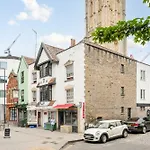 Central Flat-2Bedrooms-2Bath-By Fabaccommodation